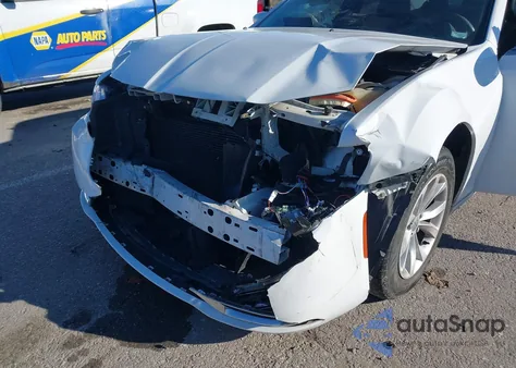 2016 Chrysler 300 Anniversary Edition/Limited z USA, uszkodzony, nr VIN 2C3CCAAG7GH205783